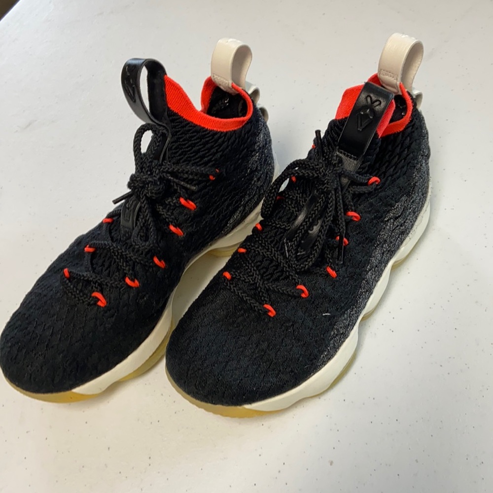 Nike boys Lebron 15s! Size 6Y